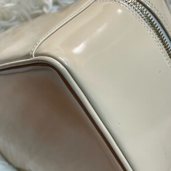 Gucci Almond patent leather Cosmetic case in good condition - Picture 4 of 8